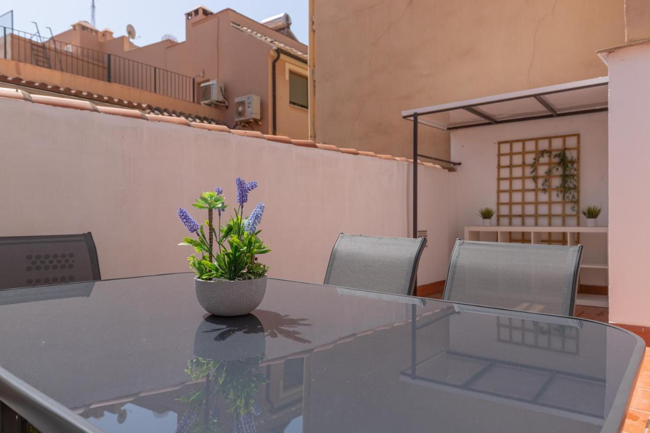 Thyssen Boutique By Caleta Homes Lägenhet